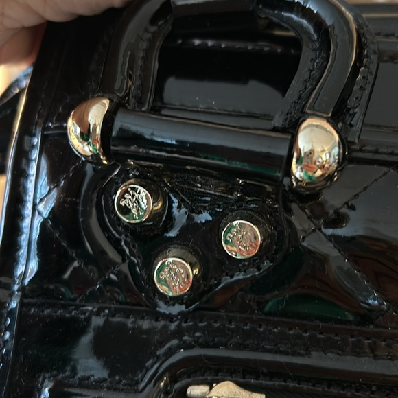 Authentic Burberry Mini Manor quilted patent leather handbag - Picture 3 of 9
